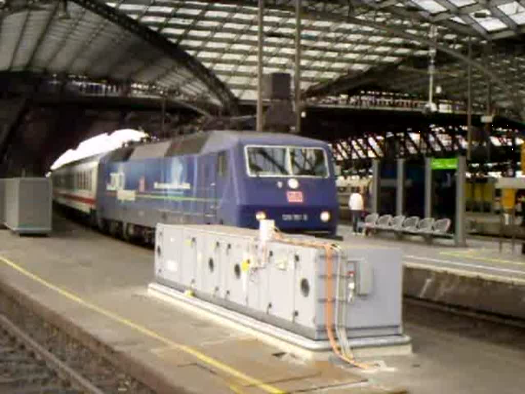 120 151 zieht den IC 2010 Frankfurt(Main)Hbf - Berlin Sdkreuz mit +5 aus Kln Hbf. Wegen dieser geringen Versptung musste im Hbf schon ein Gleiswechsel angeordnet werden. 28.03.08