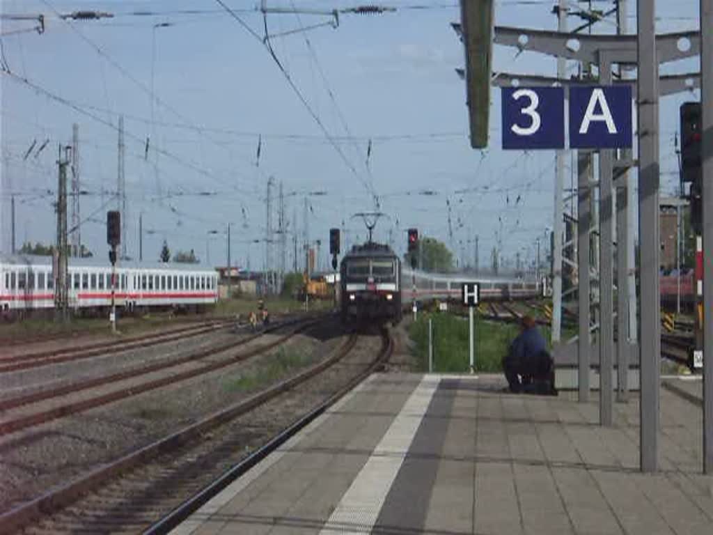 120 159-9 mit IC2116 von Stuttgart Hbf.nach Stralsund bei der Einfahrt im Rostocker Hbf.(09.05.09)