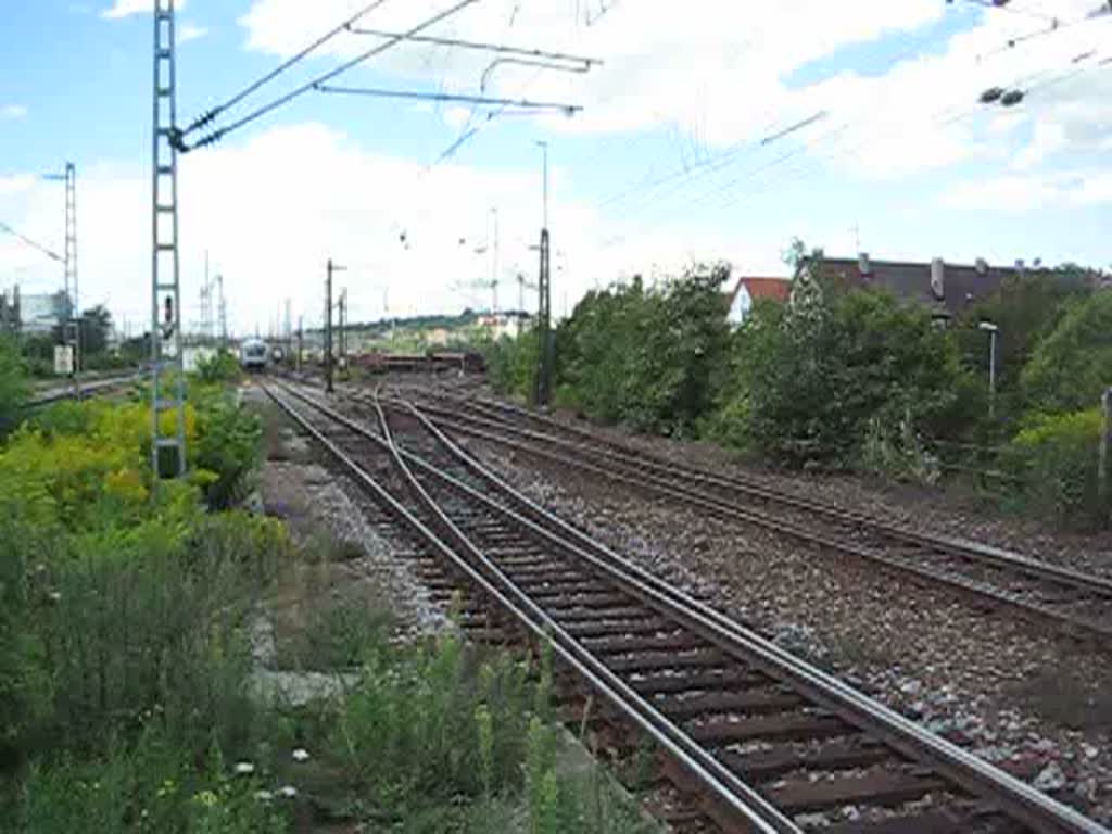 120 fhrt mit einem Pbz in Stuttgart Untertrkheim ein. 18. August 2008.