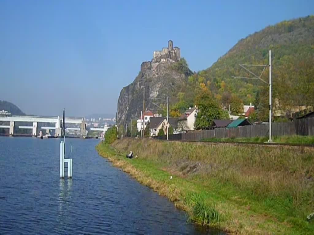 122 021-9 zu sehen am 16.10.17 in Ústí nad Labem-Střekov.