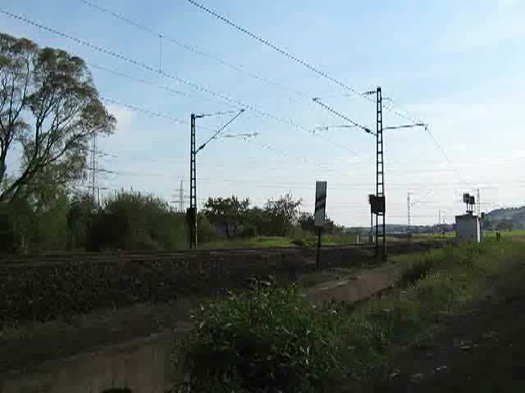 139 557-3 mit einem Autozug zwischen Bad Hersfeld und Mecklar in Fahrtrichtung Norden am 01.09.2009.
