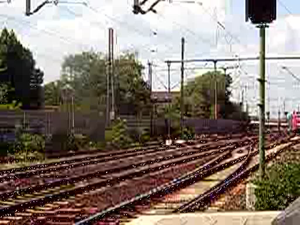 140 682-6 am 23.05.2009 bei der Durchfahrt des Bahnhofes Hannover Linden auf Gleis 3.