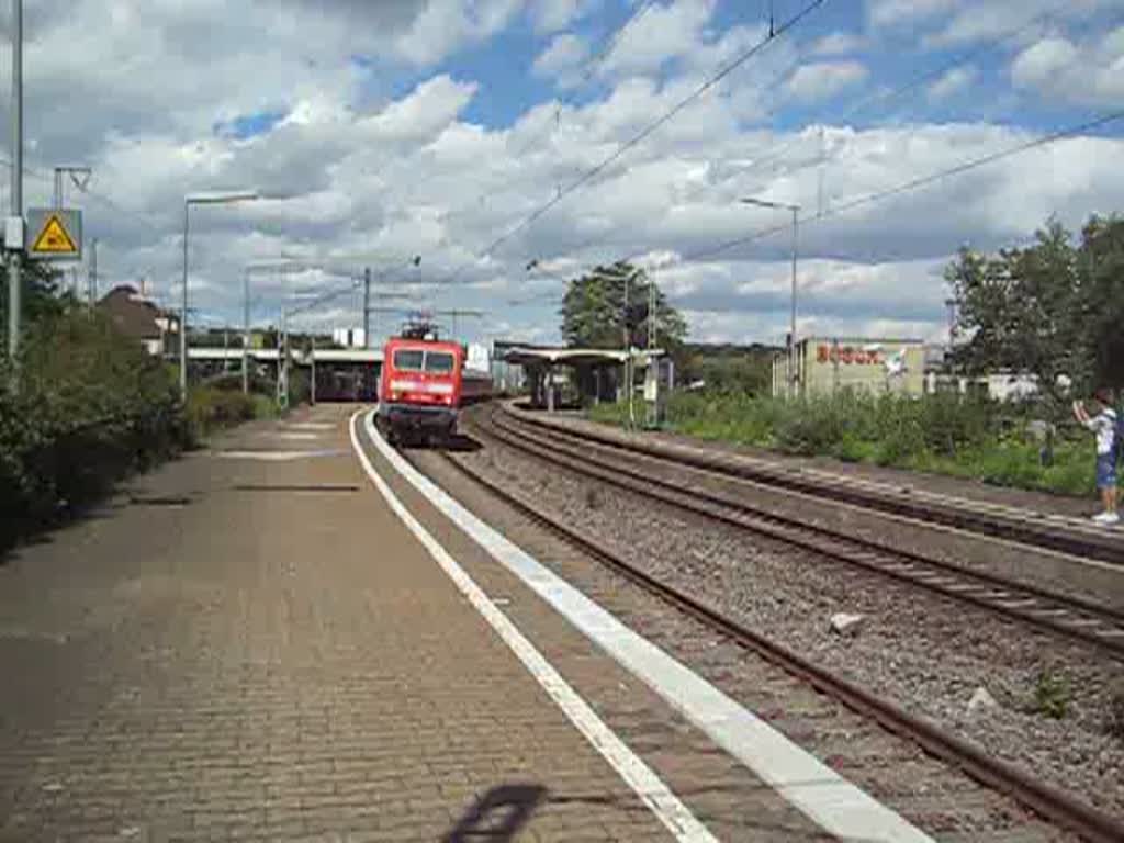 143 176-6 fhrt mit n-Wagen durch Stuttgart Feuerbach und wird gleich das Ziel Stuttgart HBF erreichen. 18. August 2008.