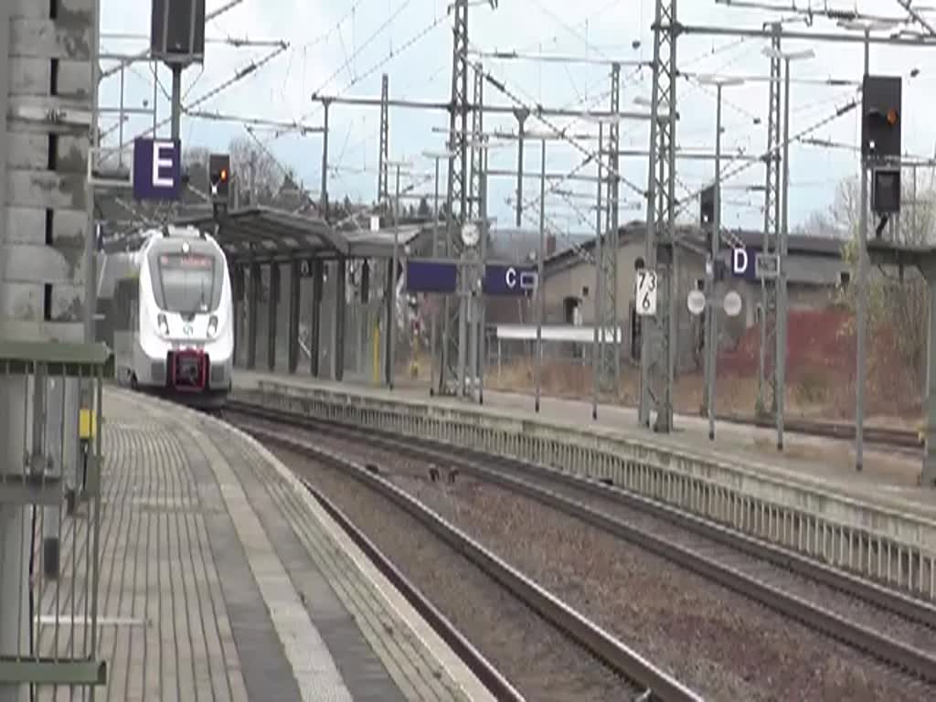 1442 213 und 1442 212 mit der S5X bei der Ausfahrt aus Werdau nach Halle (Saale) Hbf. Ein freundlichen Gruß zurück zum Tf. Leider war an diesem Samstagmorgen starken Wind gewesen und bitte dies zu entschuldigen. 15.03.2014