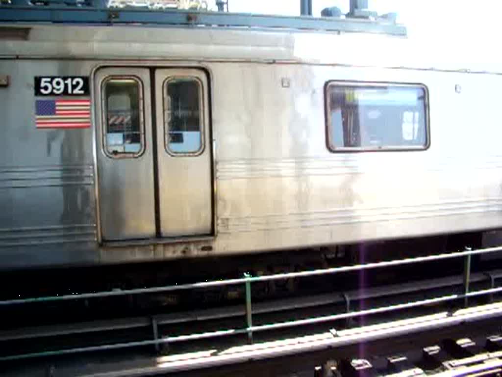 17.04.08 auf Coney Island/Stillwell Avenue (Brooklyn), hier beginnt die Subway Linie F und fhrt ber Lexington Avenue/63 Street (Manhattan),Queens Bridge und Northern Blvd. nach Jamaica Station/179 Street (Queens).