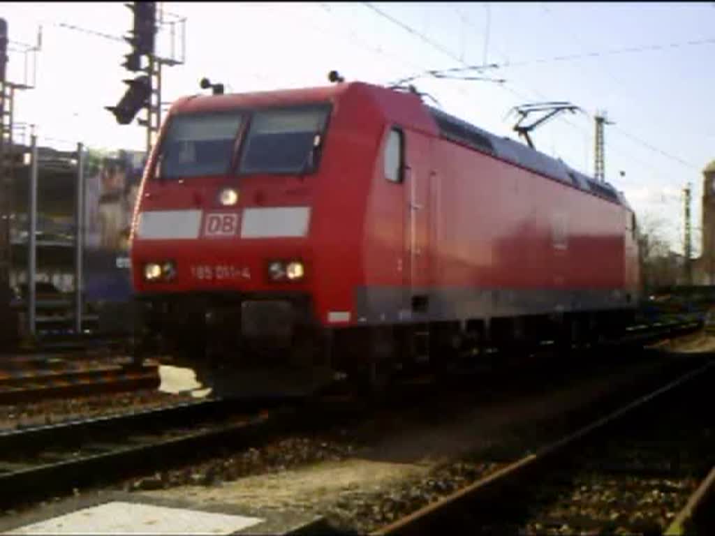 185 011-4 fhrt in Basel Bad Bf in Richtung Muttenz ab. 18.03.08