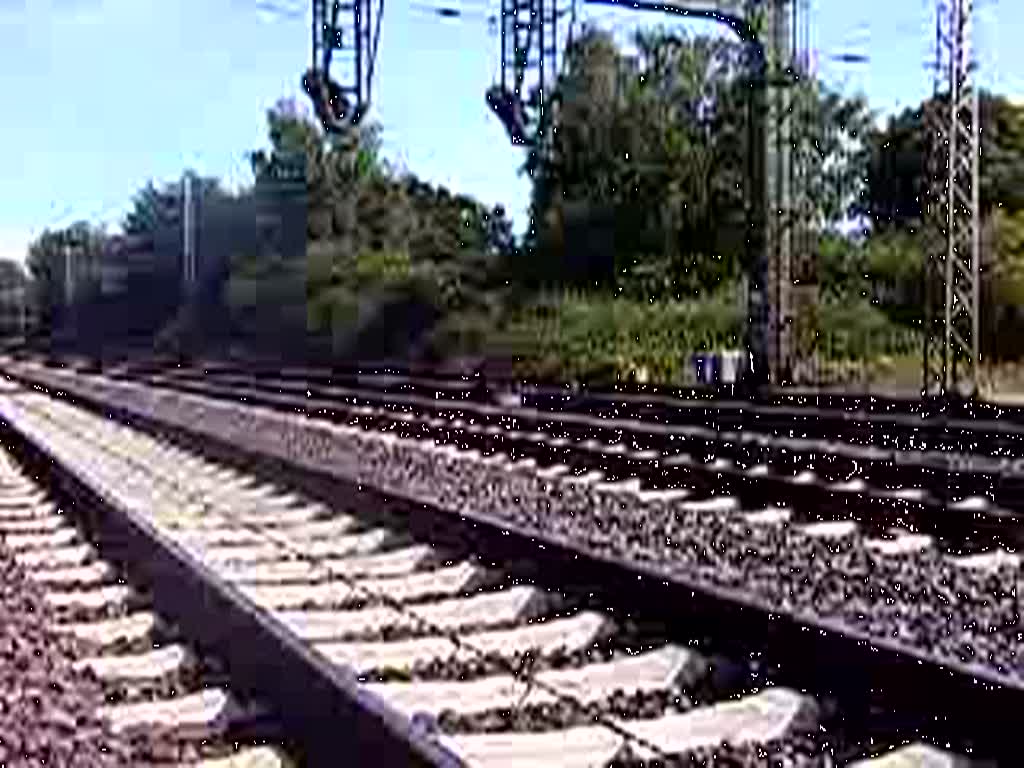 185 237-5 mit einem Kesselzug fuhr am 19.08.2009 in Richtung Wunstorf.