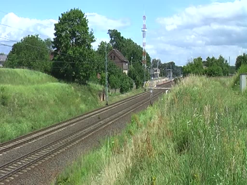 186 126 + ES 64 F4 458 mit einem Gterzug am 20.07.2012 bei Kunowice.