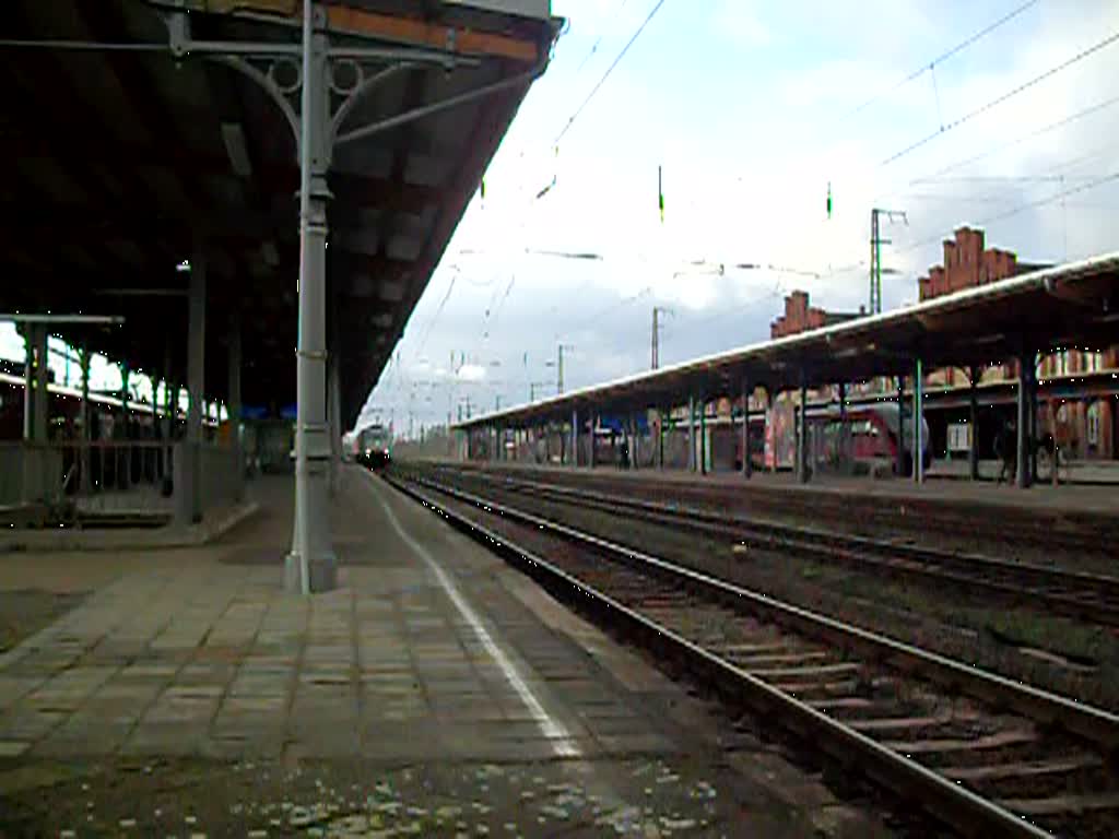 186 140 der ITL mit einem Containerzug nach Magdeburg.

