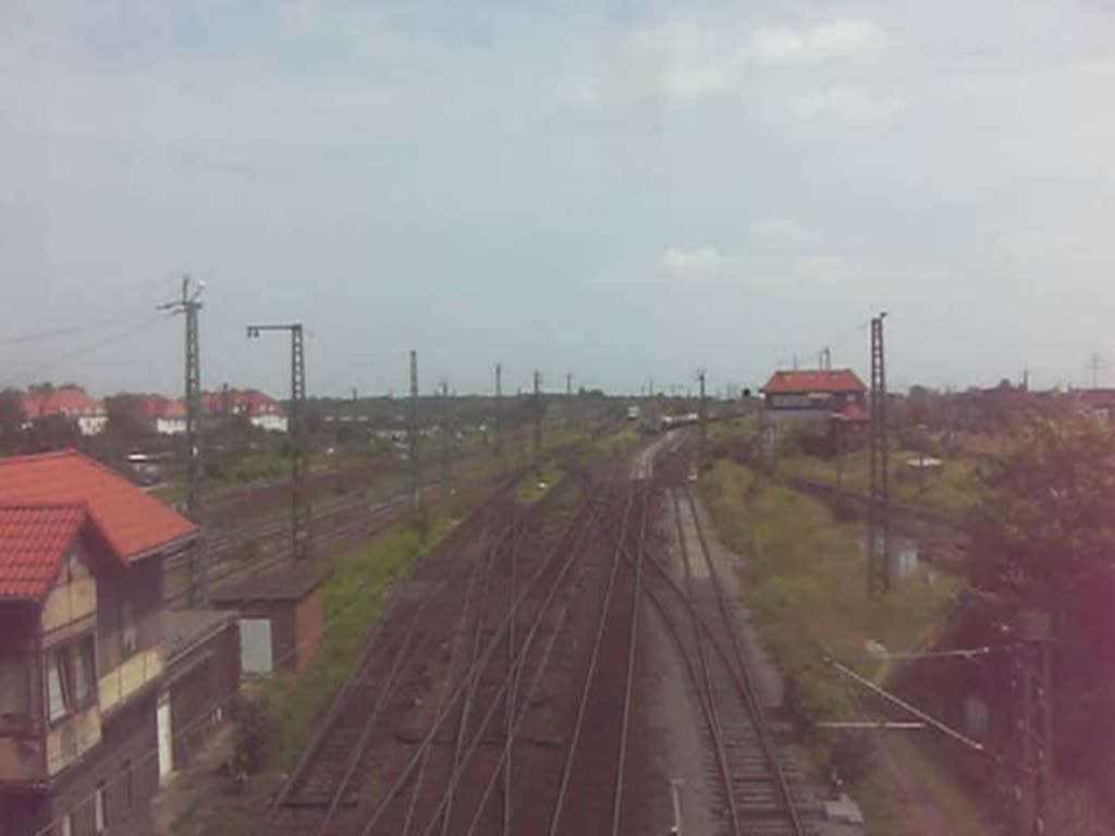 189 010 zieht am 04.07.09 einen Gterzug in den Rbf Halle(S).