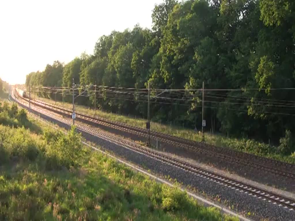 2 x 152 mit KT 50001 ( ParcelIntercity  Hamburg-Billwerder–München-Riem) am 11.06.2015 zwischen Winsen (Luhe) und Radbruch