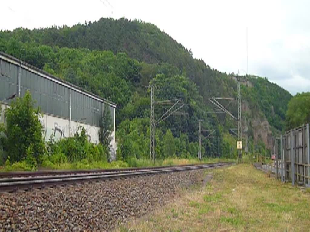 202 240, 202 738-1 und Schublok 202 597-1 der EBS zu sehen am 07.07.14 bei der Einfahrt in Saalfeld/Saale.