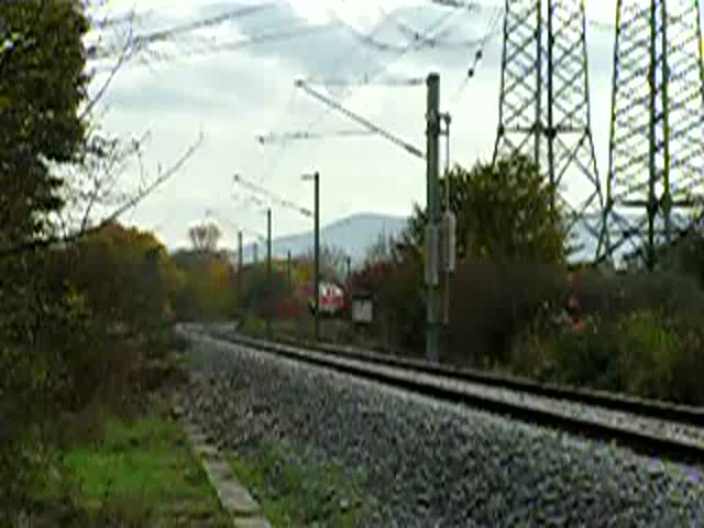 218 194-9 mit seiner Gterzugleistung 56105 von Oberlenningen kommend auf dem weg ber Wendlingen/N nach Plochingen. (27.10.2009)