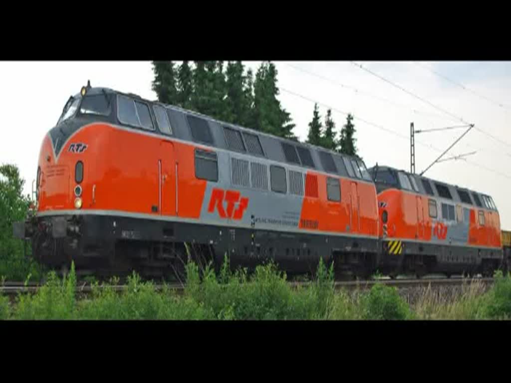 221 134-0 und 221 105-0 haben ein neues zu Hause bei RTS gefunden. Am Abend des 29.06.2010 kamen beide, leuchtend und glnzend, mit einem langen Bauzug durch Eschwege West in Fahrtrichtung Norden.