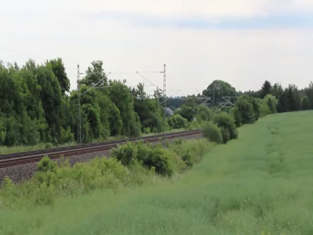 232 673-4 (LEG) zu sehen am 03.06.17 mit einem Sonderzug bei Plauen/V. Der Zug von Leipzig Plagwitz nach Neuenmarkt-Wirsberg fuhr. Gruß an den Tf zurück!