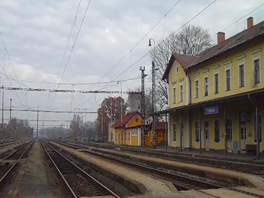 240 139-6 und 240 066-1 zu sehen am 04.11.15 mit einem Kohlezug in Tršnice.