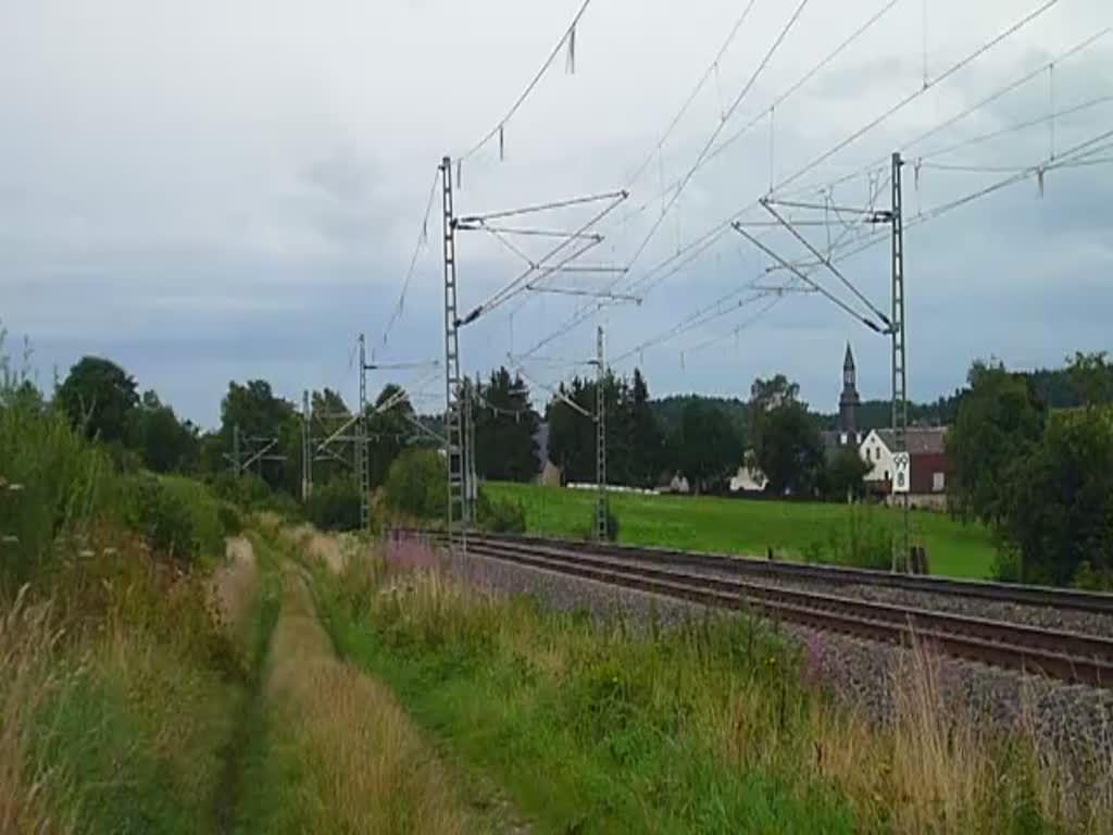 250 137-7 und 132 109-0 (LEG) zu sehen am 27.07.17 in Limbach/V. mit dem Kesselzug nach Sand Hafen. Gruß an den Tf!