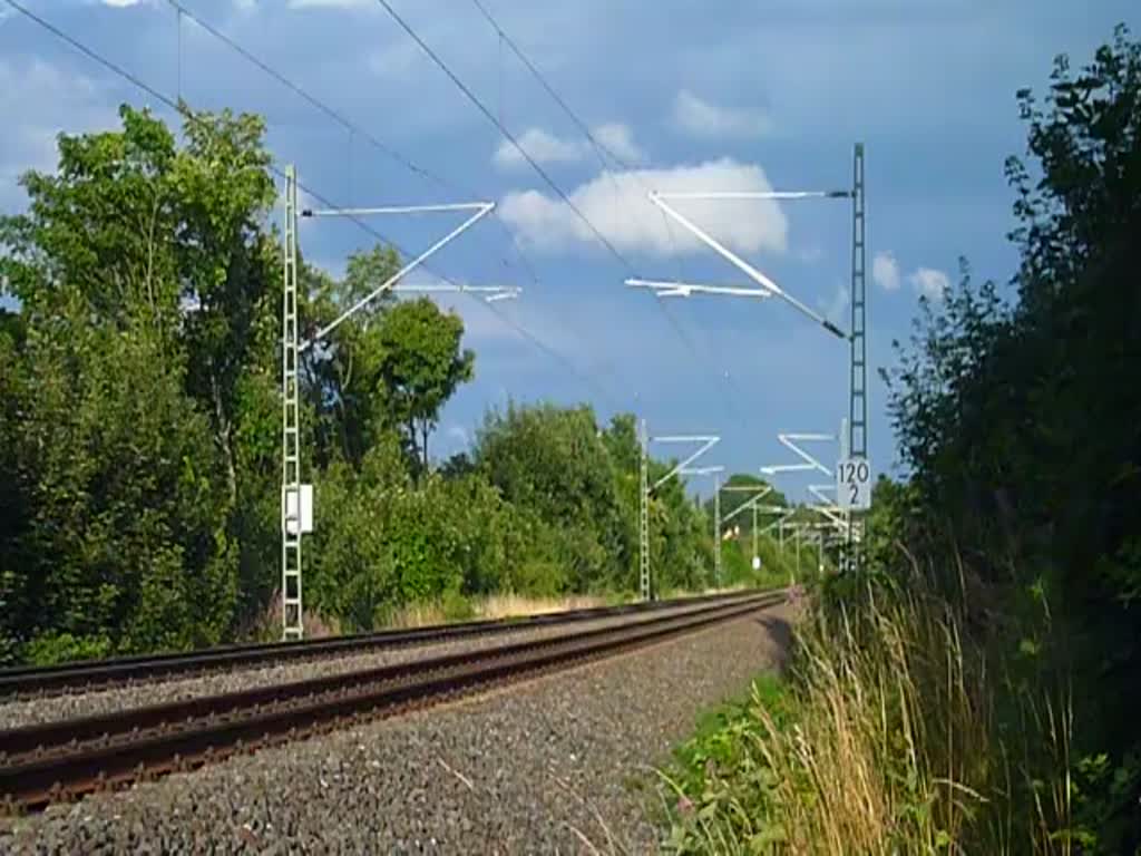 264 005-0 (TRG-Traingula Logistik GmbH) ist am 20.07.17 bei Plauen/V. mit einem Sandzug von Kayna nach Heilbronn zu sehen.