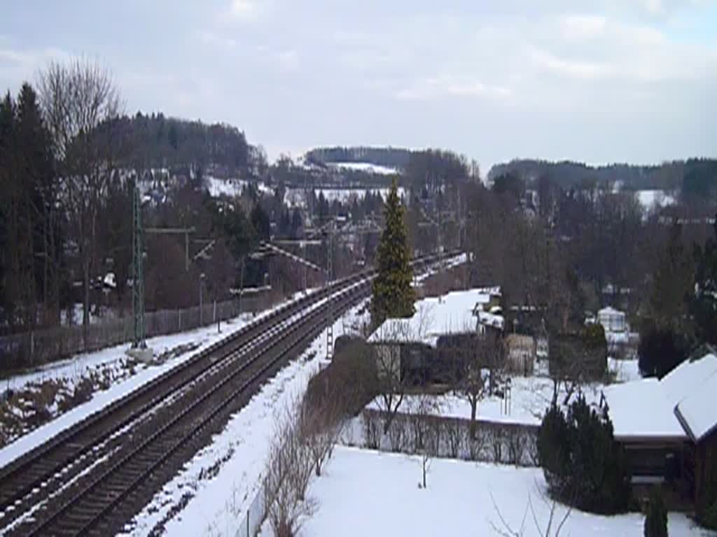291 034-7 schleppte am 05.02.15 einen Kesselzug durch das Vogtland. Der Zug war mit 421 385 Bespannt und die 362 798-1 hatte Schiebedienst. Hier in Jößnitz/V. zu sehen. Gruß an die Tf.