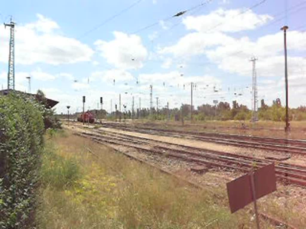 298 308-8 fhrt mit Kesselwagen an in Eisenhttenstadt in Richtung Frankfurt/Oder.
