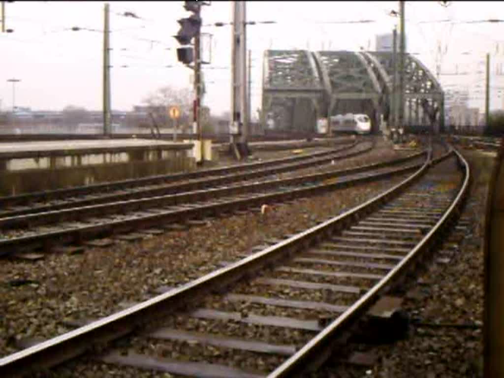 406 056 der NS fhrt in den Klner Hbf ein. 27.03.08