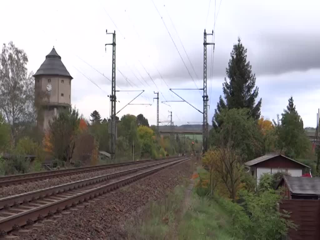 41 1144-9 mit dem Feengrotten-Express am 22.10.16 in der Ausfahrt Saalfeld zurck nach Eisenach.