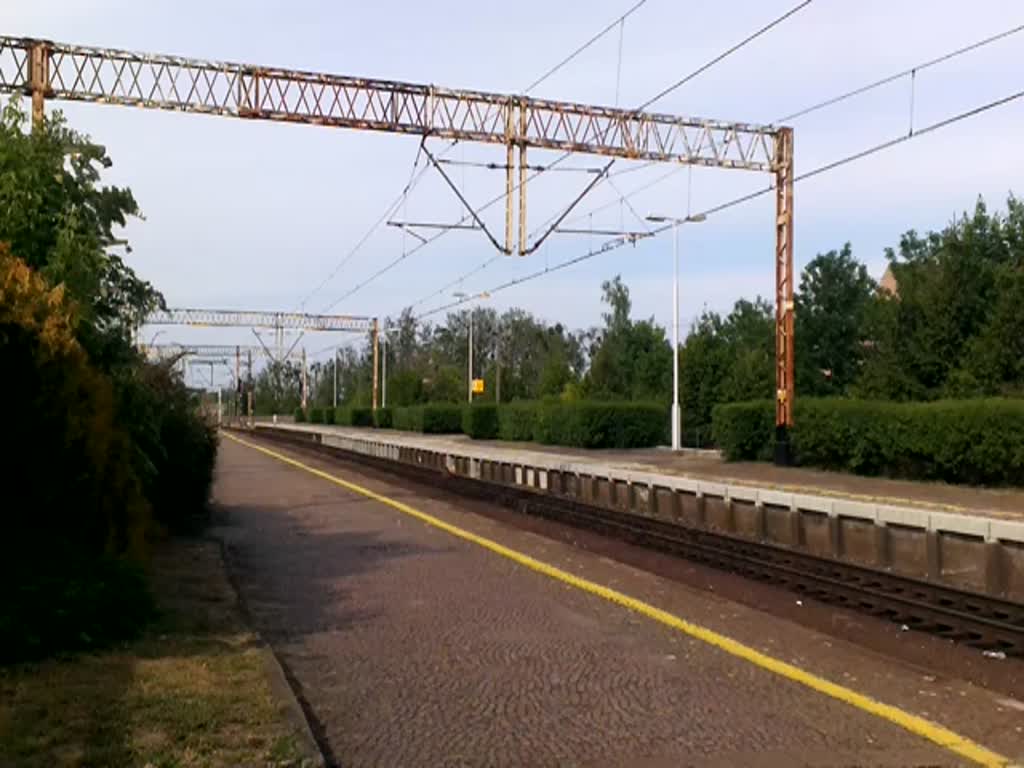 48WE-006 mit KW77240 von Zbąszynek nach Konin in Bahnhof Zbąszynek, 22.05.2020