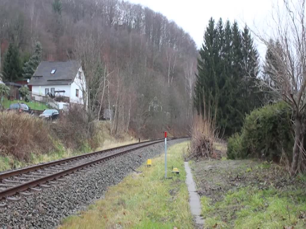 52 8154-8 fuhr am 14.12.19 einen Sonderzug von Leipzig Plagwitz nach Schwarzenberg. Hier ist der Zug in Schwarzenberg Neuwelt zu sehen.
