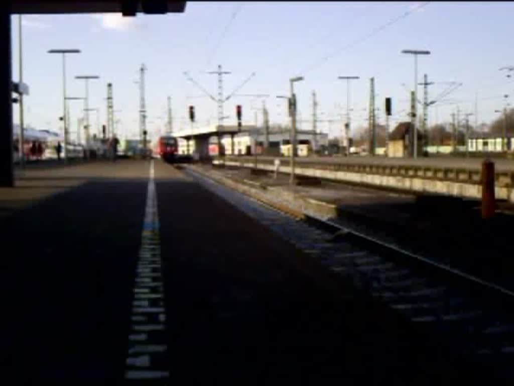 611 016 koppelt sich an einen weiteren 611er an, um dann als IRE nach Ulm Hbf zu fahren. Basel Bad Bf, 18.03.08