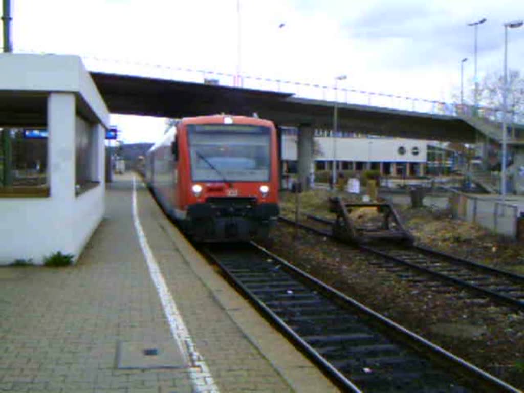 650 121-7 und 650 010-2 fahren am 16.3.2008 aus Wendlingen aus in Richtung Kirchheim/Teck.