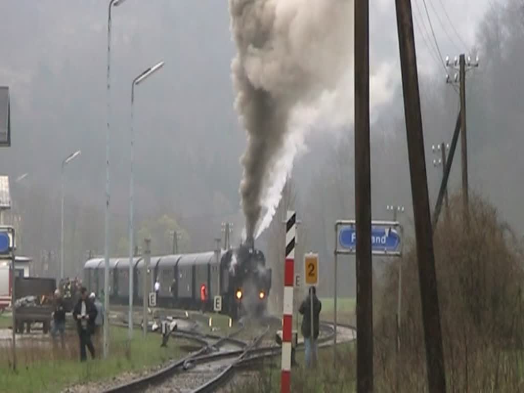 93.1420 des  Verein Neue Landesbahn  am 15.April 2012 mit dem SR 14602 in Freiland ausfahrend.