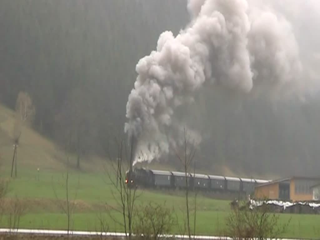 93.1420 des  Verein Neue Landesbahn  am 15.April 2012 mit dem SR 14602 zwischen Freiland und Hohenberg.