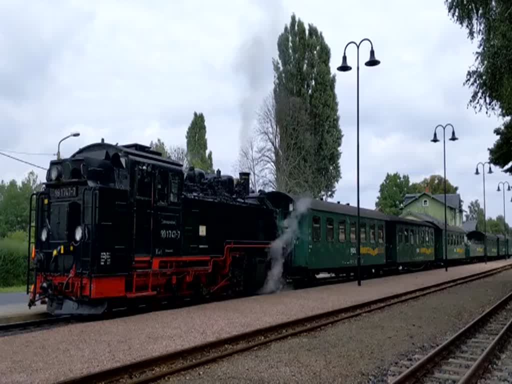 Abfahrt der 99 1747-7 der Lößnitzgrundbahn aus Moritzburg, 20.09.2021 

Der Upload hat viel Zeit und Nerven gekostet, da immer wieder ein  Connection Reset  Fehler auftrat. Etwas kürzere Videos gingen aber, und so musste ich leider am Ende etwas weglassen.