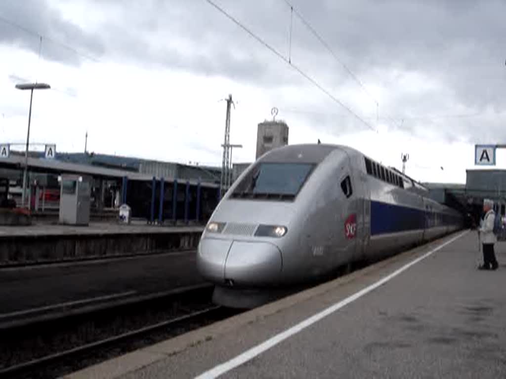 Abfahrt des TGV-Pos vom Stuttgarter Hbf in richtung Abstellgruppe.
Aufgenommen am 3.July 2007