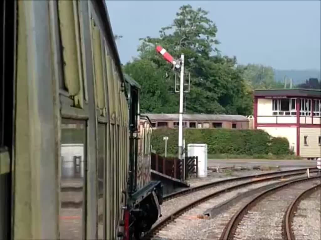 Abfahrt eines Dampfzugs mit Lok #5541 aus Lydney Junction, der Endstation der Dean-Forest-Railway an der Gloucester-Newport-Strecke, mit Token-Übergabe am 11.9.2016