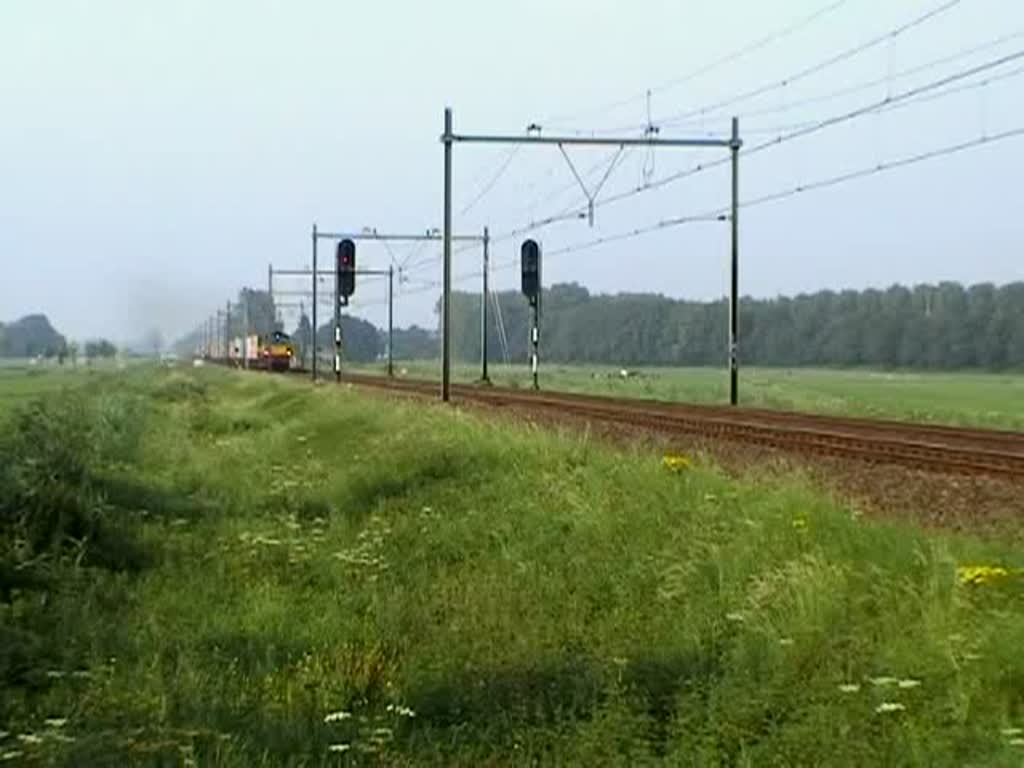 ACTS 5811 mit containerzug am Moordrecht 27 juli 2008