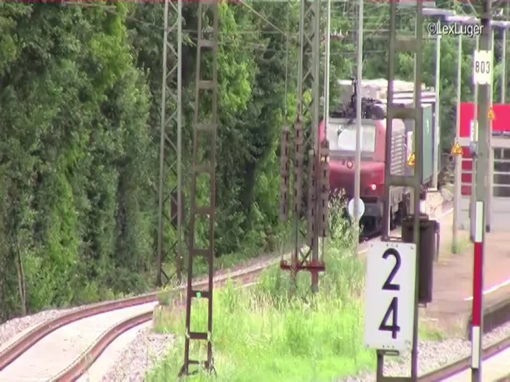 Akiem 37013 (Alstom Prima EL3U) bei der Durchfahrt in Saarbrücken-Ost den 27.06.2015