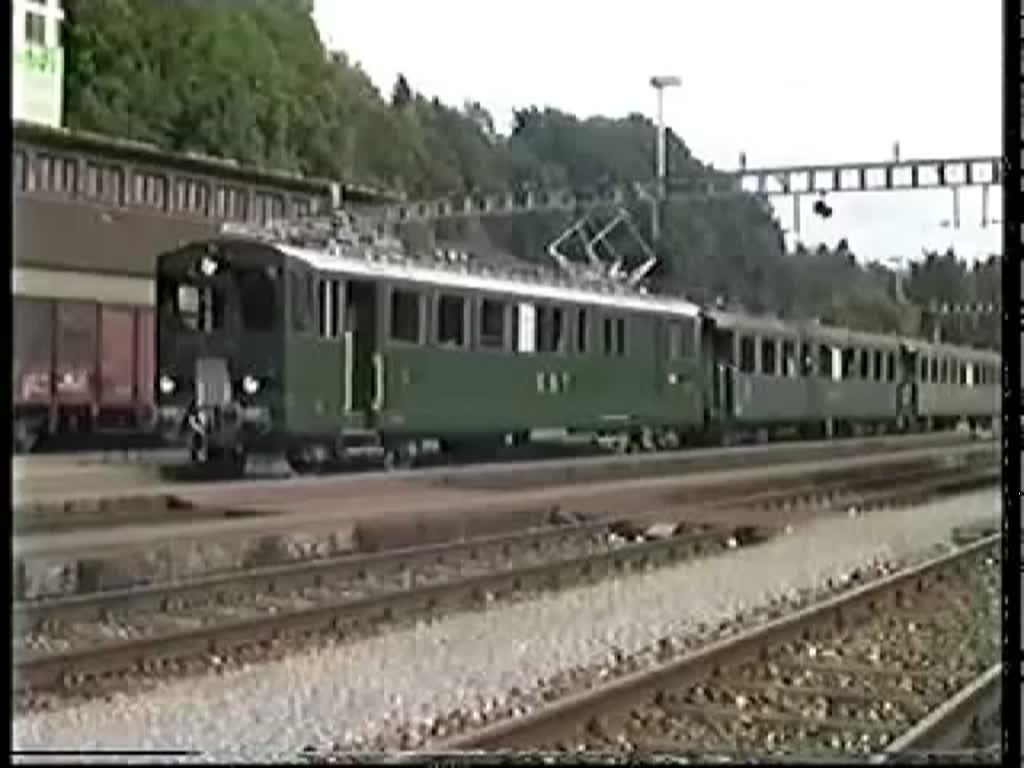 Am 1. Oktober 1992 fuhr ein Triebwagen BDe 3/4 der EBT zwei Plattformwagen mit einer Reisegruppe der DGEG von Wolhusen nach Huttwil.