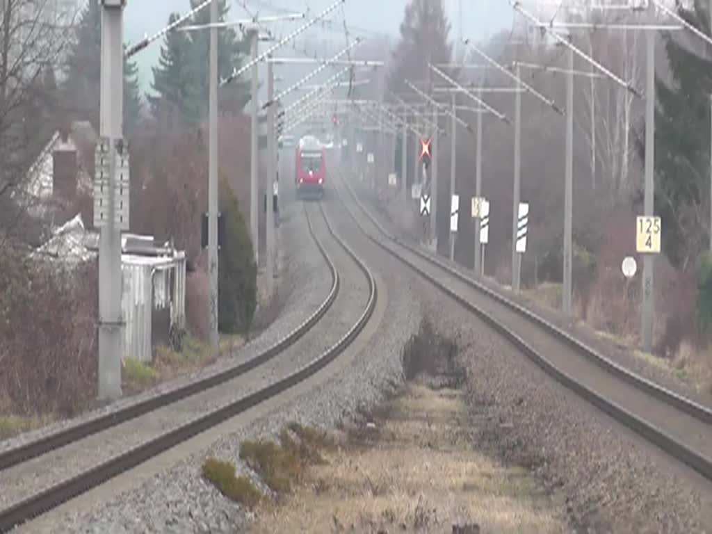 Am 14.03.2015 durchfährt der RE 4786 (Dresden Hbf - Hof Hbf) den Haltepunkt Zwickau-Pölbitz.