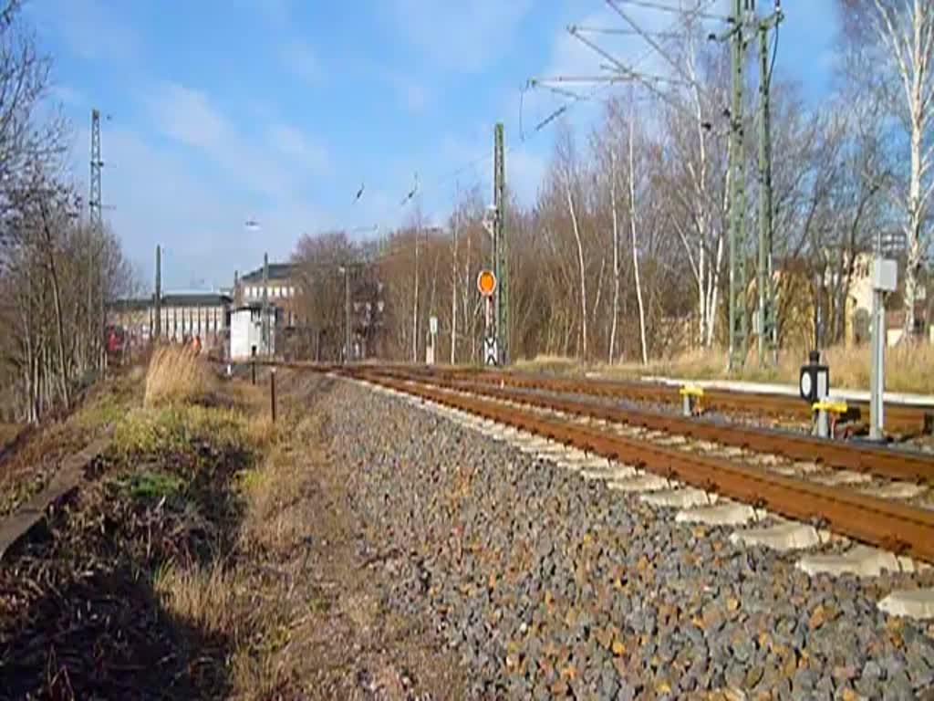 Am 14.12.13 bespannte 232 255 den Erzgebirgs-Express von Erfurt nach Schwarzenberg. Hier zu sehen bei der Ausfahrt in Zwickau/Sachs.