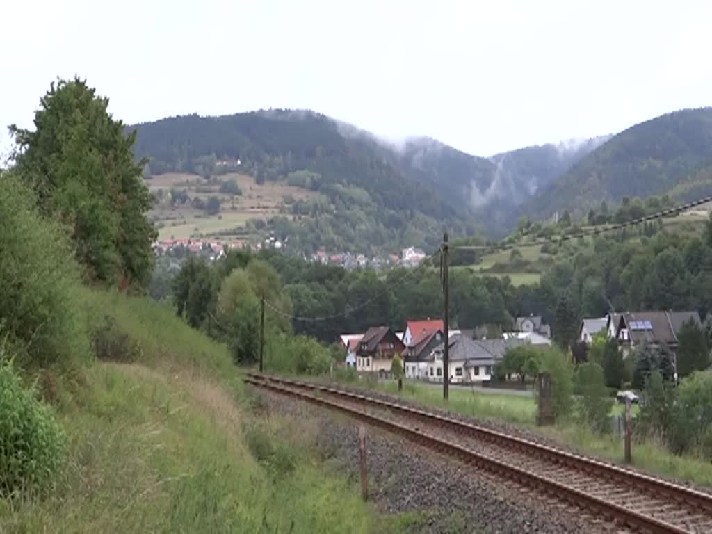 Am 15.09.13 war die 95 027 wieder in ihrer alten Heimat. Hier die zusehen die wunderschöne Ausfahrt in Rauenstein.