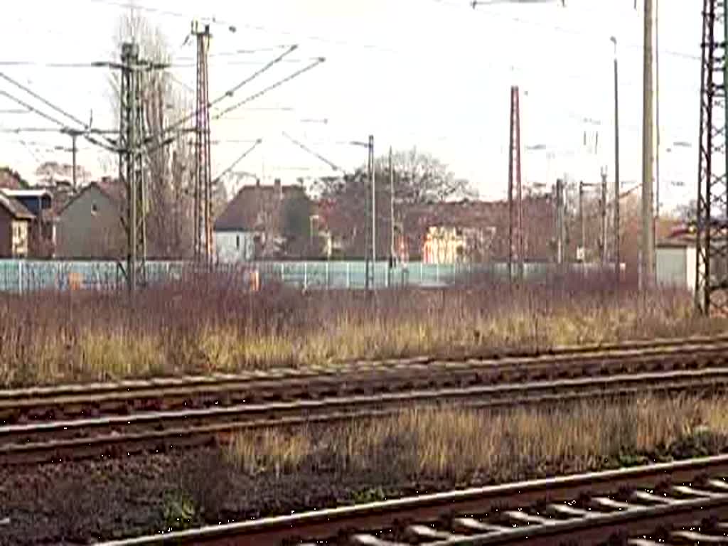 Am 19.12.2008 verlies eine BR 140 den Seelzer Rangierbahnhof richtung Wunstorf.