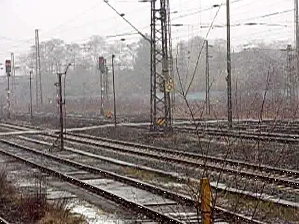 Am 25.03.2009 fuhr eine Schotterprofiliermaschine in den Seelze in den Rangierbahnhof ein