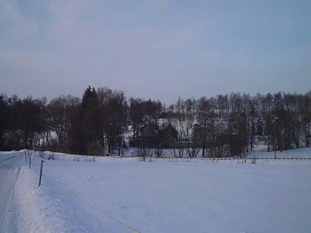 Am 26.01.13 war die Wiesentatalbahn 171 056-5 unterwegs. Hier bei der Ausfahrt in Schleiz.