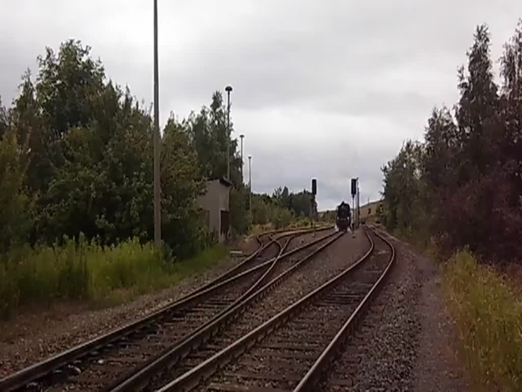 Am 29.06.13 war bei der Wismut Tag der offenen Tr. Hier die 35 1097 mit dem Sonderzug bei der Abreise in Schmierchau.