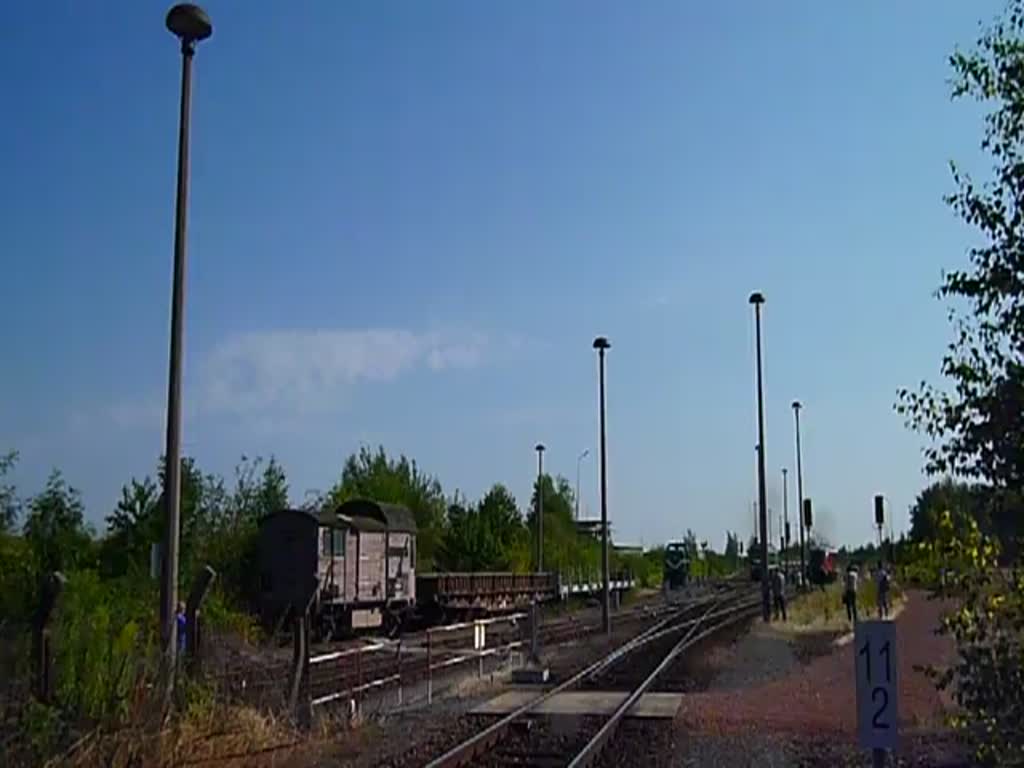 Am Samstag den 27.07.13 ging es mit der IG 58 3047 Glauchau und der Erzgebirgsbahn (642 237) auf eine Exkursionsfahrt zur Wismut. Hier kam der erste Vollzug mit V300 002 und V300 005 von Schmirchau  zu der Entladestelle Lichtenberg. Video wurde unter Aufsicht der Veranstalter gedreht.