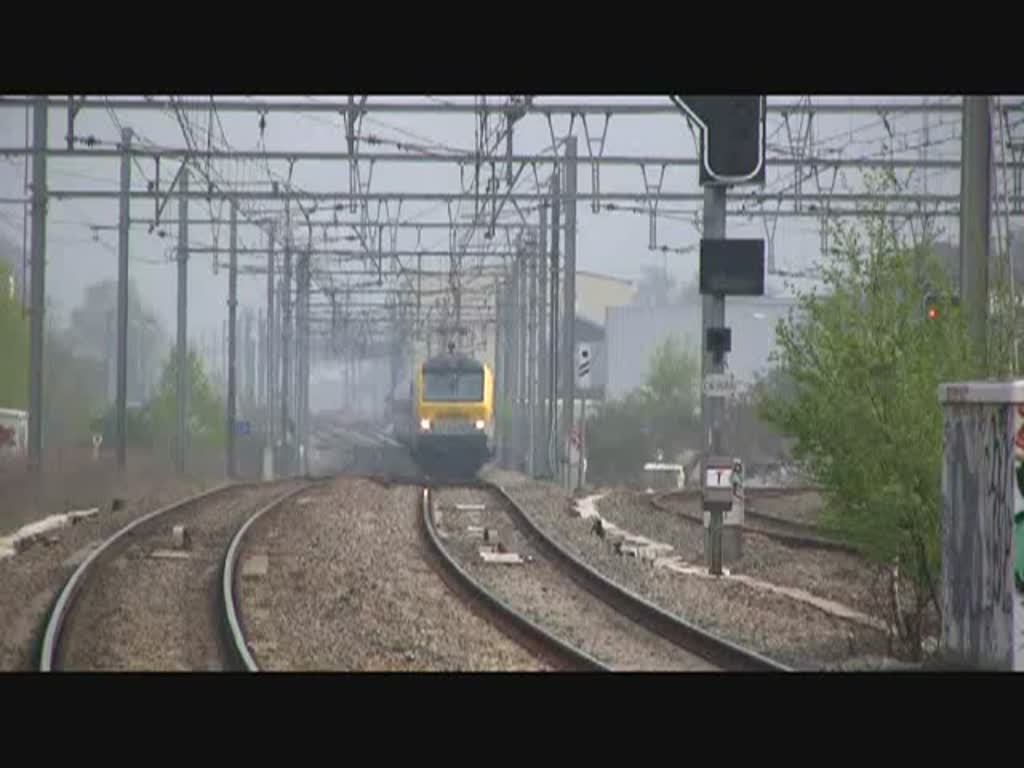 Angleur gegen 15 Uhr am 13.04.09. Durchfahrt eines IC A aus Richtung Eupen und kurz darauf aus Lttich. 