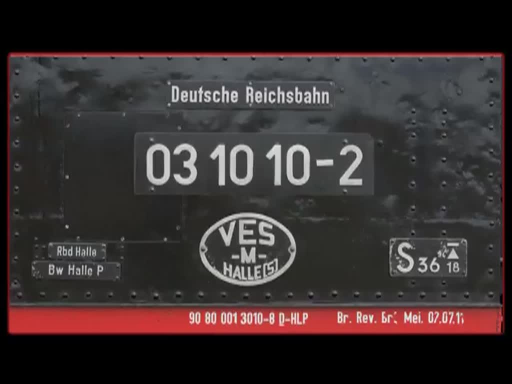 Auf seiner Rundreise von Berlin-Schöneweide macht der Sonderzug mit der Dampflok 03 1010-2 Halt auf dem Bahnhof Pasewalk und fuhr dann weiter in Richtung Neubrandenburg. - 10.05.2014