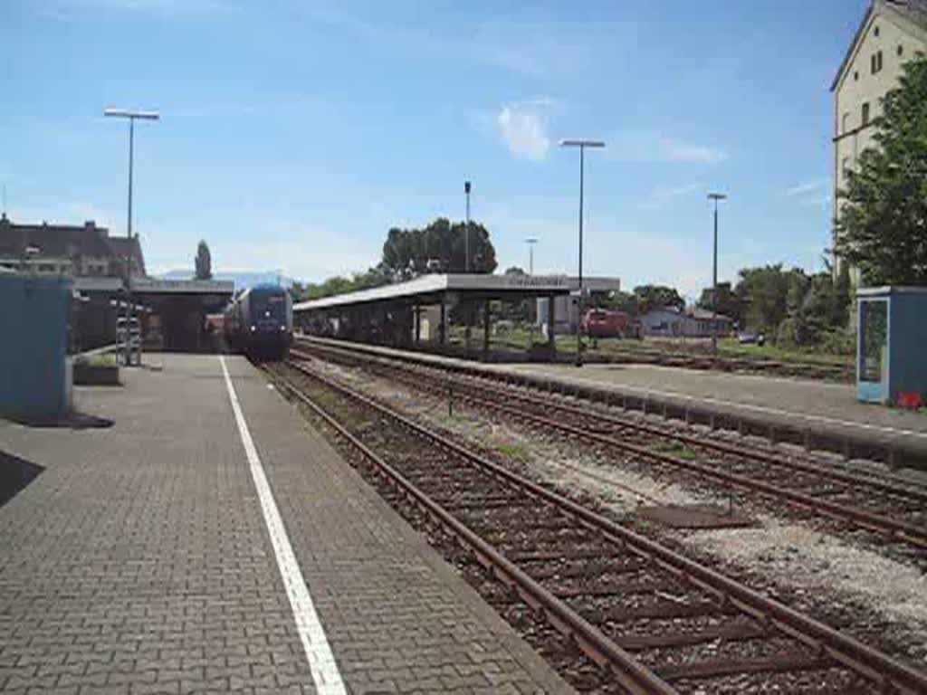 Ausfahrender ALEX in Lindau. Im Fhrerstand saen 2 Lokfhrer. Das Video entstand am 11. August.