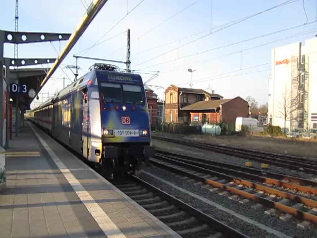 Ausfahrt 101 101 in Rostock Hbf mit InterCity nach Hannover 
23.02.2011